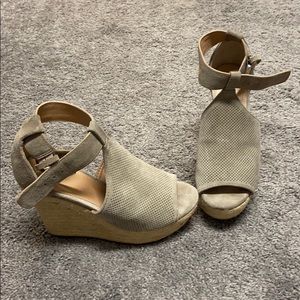Marc Fisher wedges